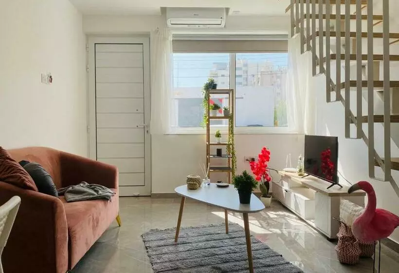 Pink Flamingo 1 Br Apartment In Larnaca