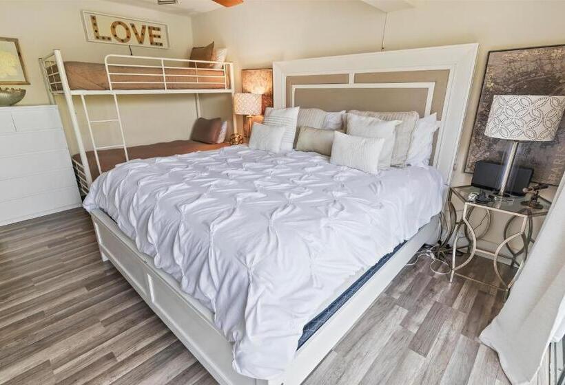 Voted Key Largo S #1 Destination, Pool, Marina, Kayaks, Tennis, Pickle Ball