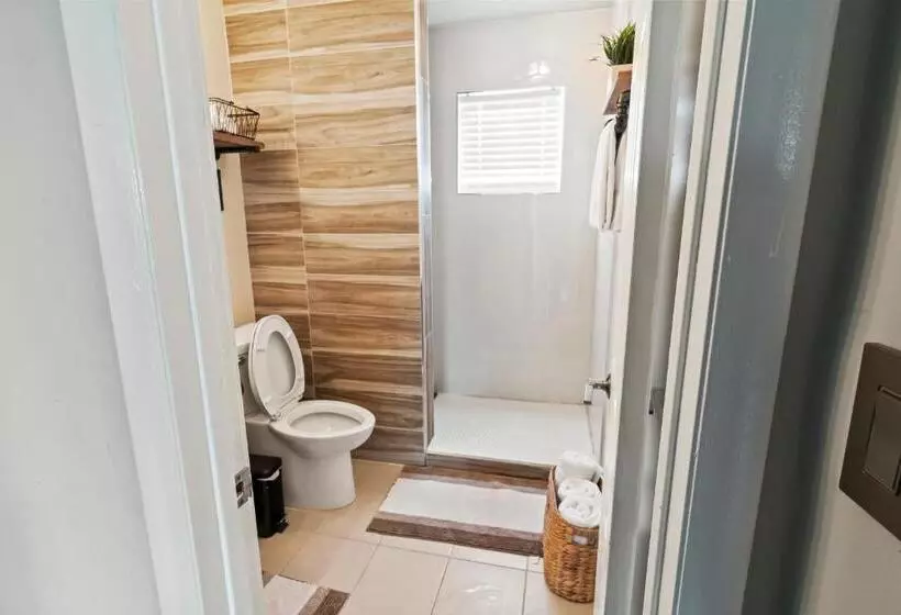 Voted Key Largo S #1 Destination, Pool, Marina, Kayaks, Tennis, Pickle Ball