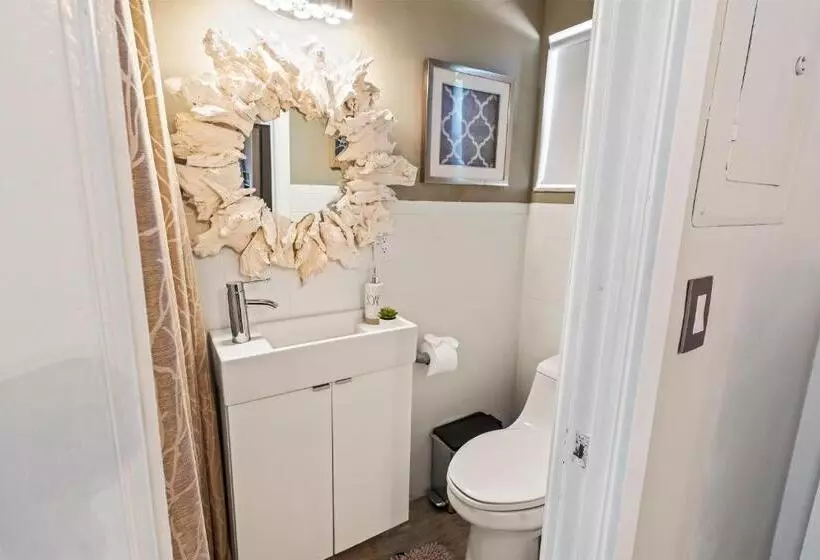 Voted Key Largo S #1 Destination, Pool, Marina, Kayaks, Tennis, Pickle Ball