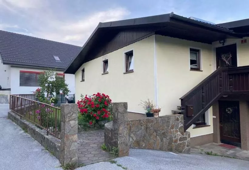 Apartma Kamnitnk