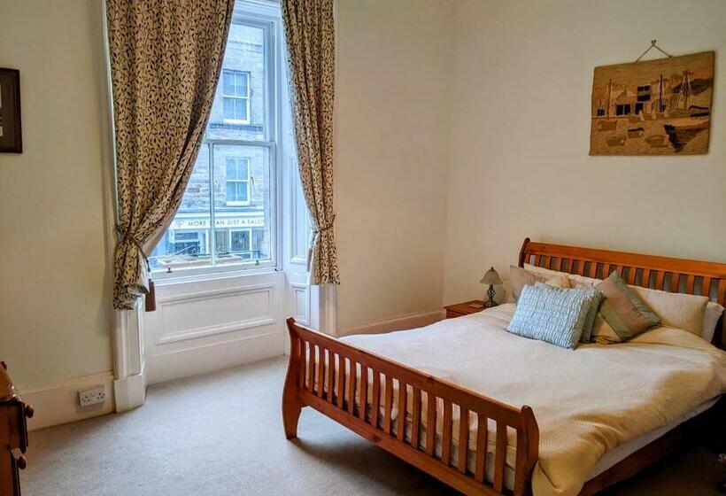 Huge 4 Bed Apt   Perfect Base To Explore The Borders