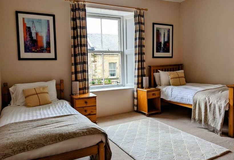 Huge 4 Bed Apt   Perfect Base To Explore The Borders