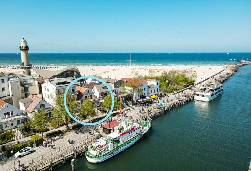 Kapitaenshaus In Wasserlage! Traumapartments Warnemuende