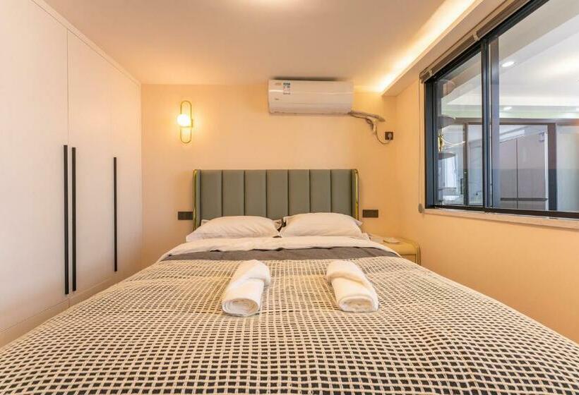 Locals Apartment Inn 21