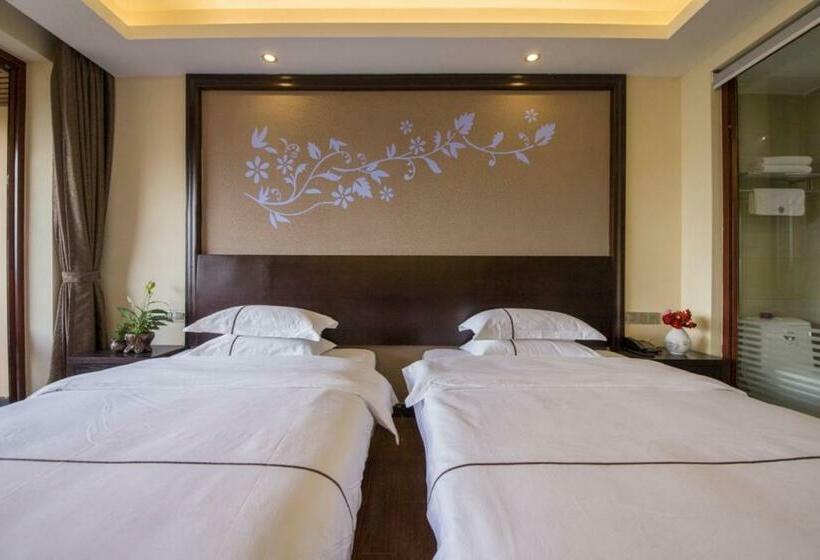 Locals Apartment Place 00