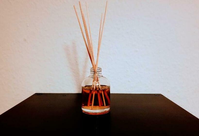 Budget Rooms In Halle With Shared Bathroom, Free Wifi, Netflix & Ipad