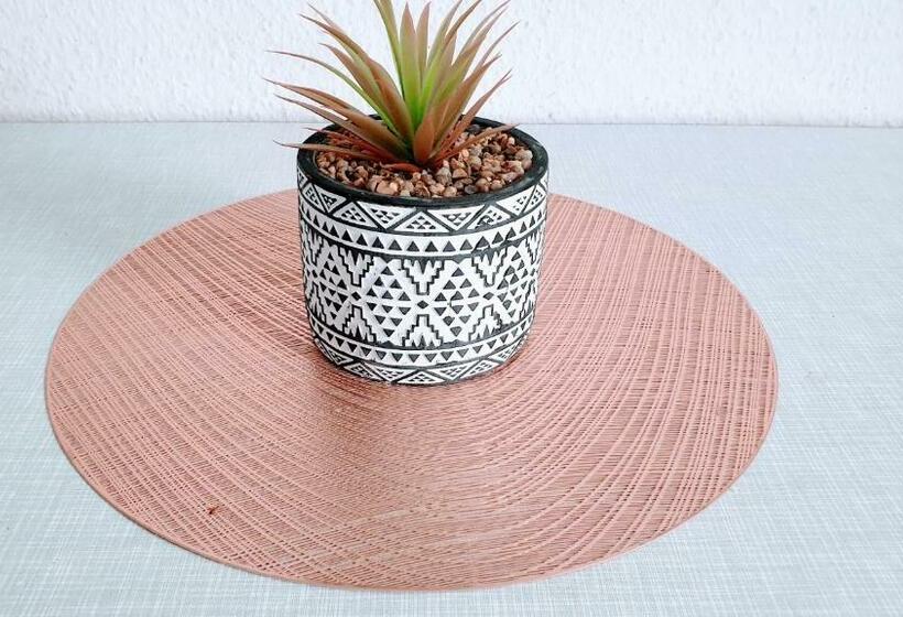 Budget Rooms In Halle With Shared Bathroom, Free Wifi, Netflix & Ipad