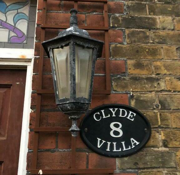 Clyde Villa