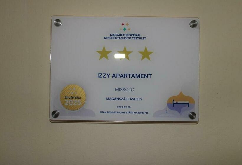 Izzy Apartament