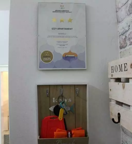 Izzy Apartament