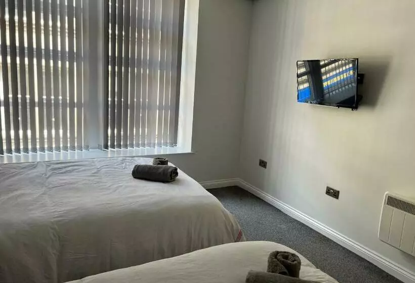 Paramount Suites