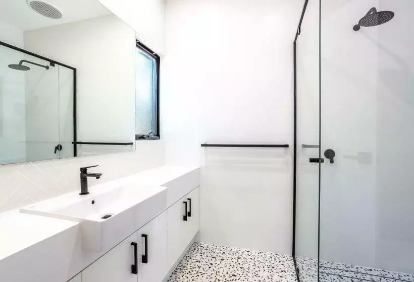 Rambles Landing   Get Lost Amongst The Trees   New