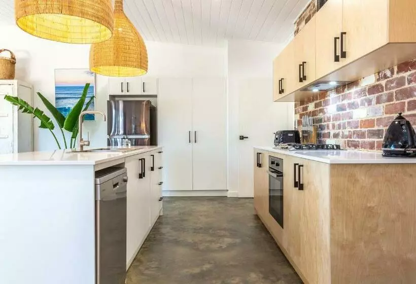 Rambles Landing   Get Lost Amongst The Trees   New