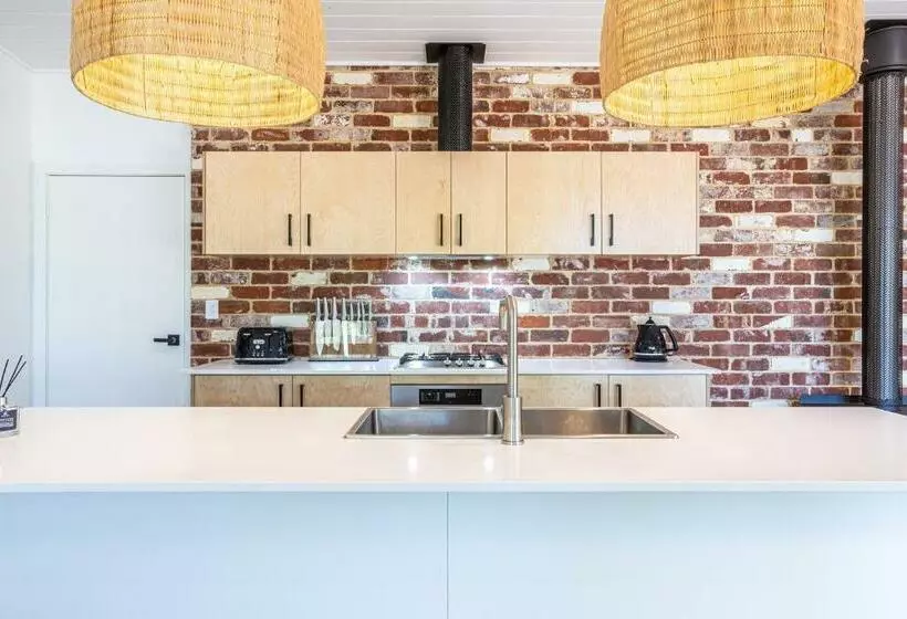 Rambles Landing   Get Lost Amongst The Trees   New