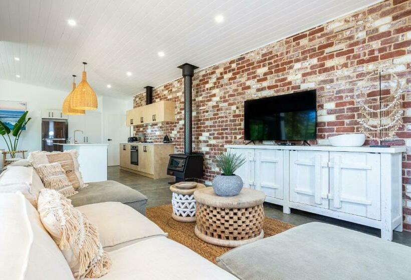 Rambles Landing Get Lost Amongst The Trees New