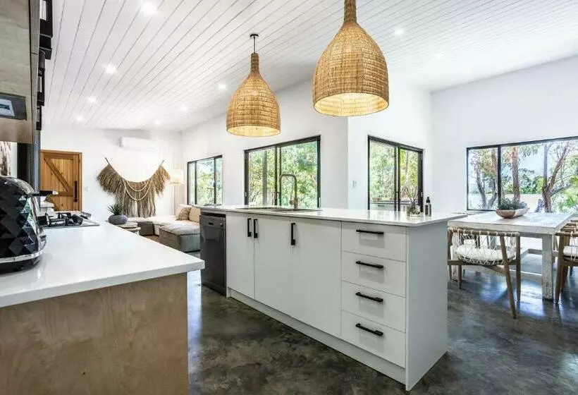 Rambles Landing   Get Lost Amongst The Trees   New