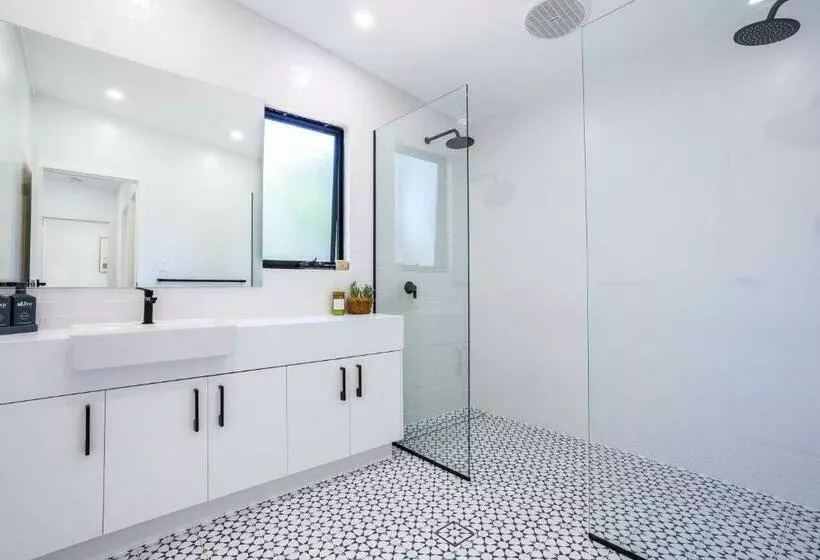 Rambles Landing   Get Lost Amongst The Trees   New