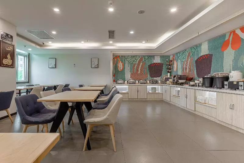 Отель Hanting Express Beijing Niujie