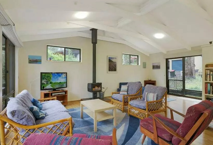 37 Coastal Court Bush Retreat By The Sea