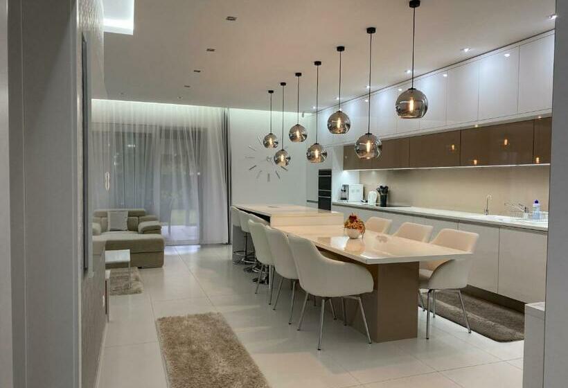 Amira Apartman & Wellness