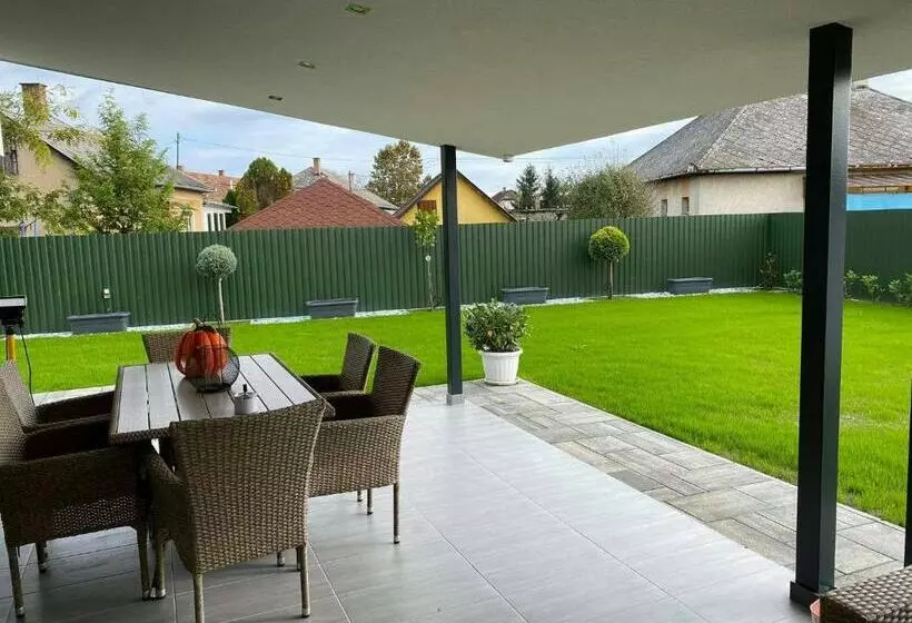 Amira Apartman & Wellness