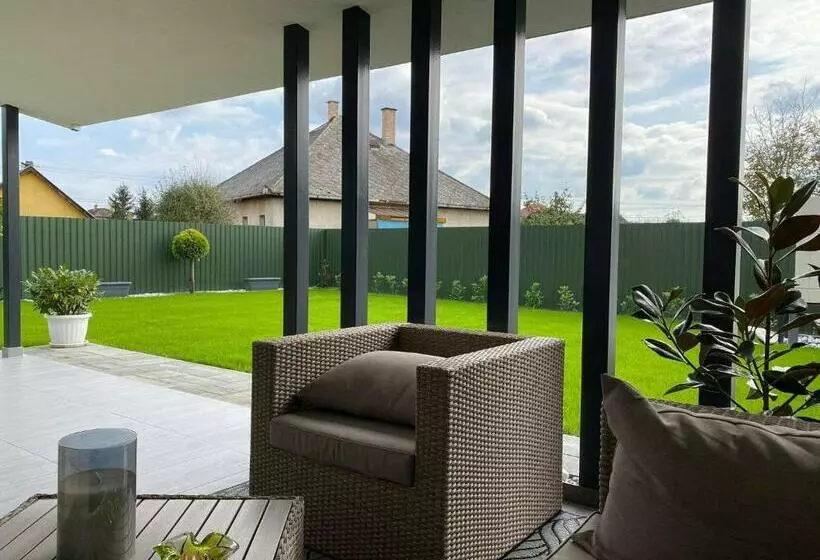 Amira Apartman & Wellness