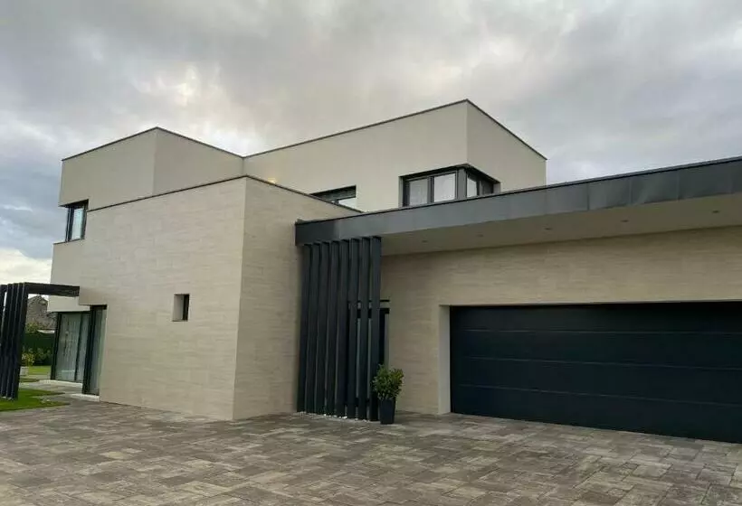 Amira Apartman & Wellness