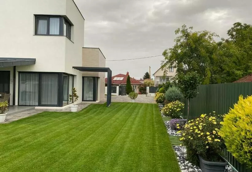 Amira Apartman & Wellness