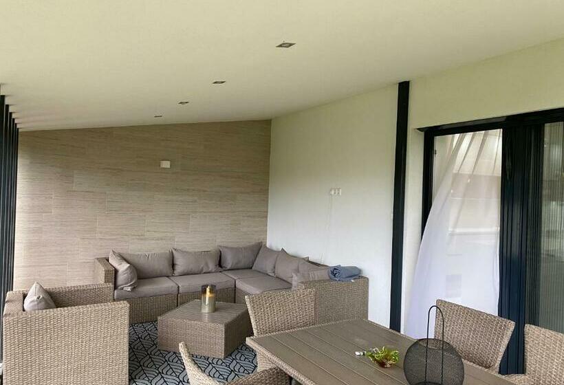 Amira Apartman & Wellness