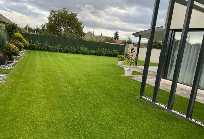 Amira Apartman & Wellness