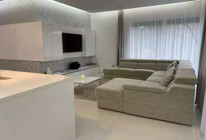 Amira Apartman & Wellness