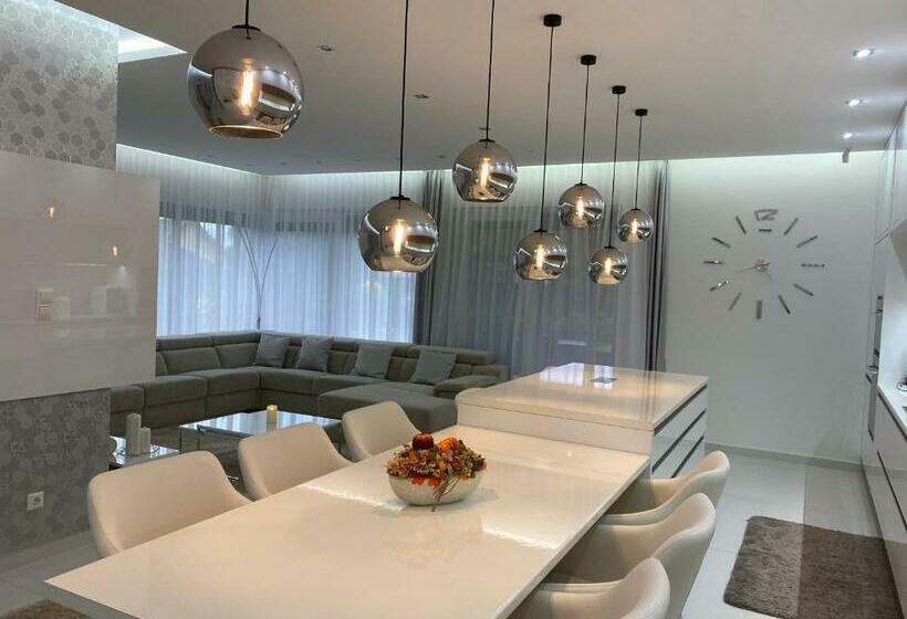 Amira Apartman & Wellness