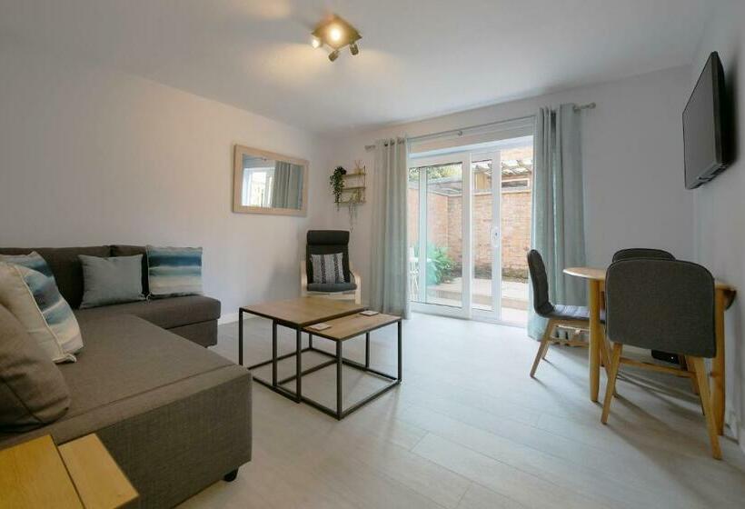 Crewe Short Lets 1 Victoria Court, Crewe