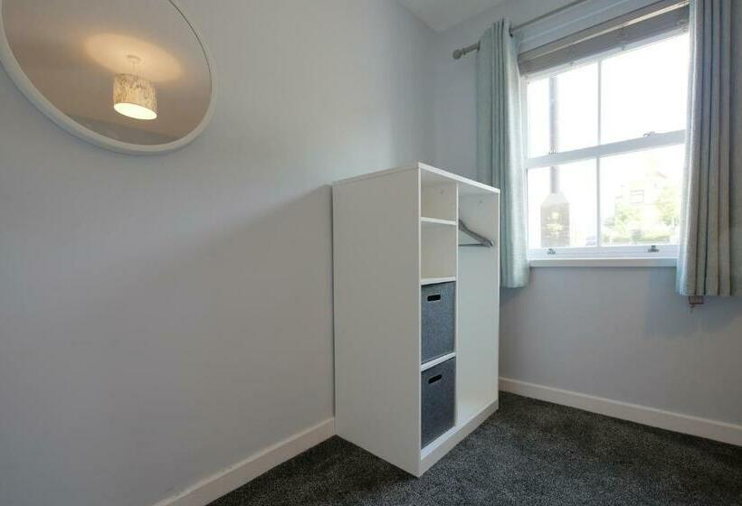 Crewe Short Lets 1 Victoria Court, Crewe