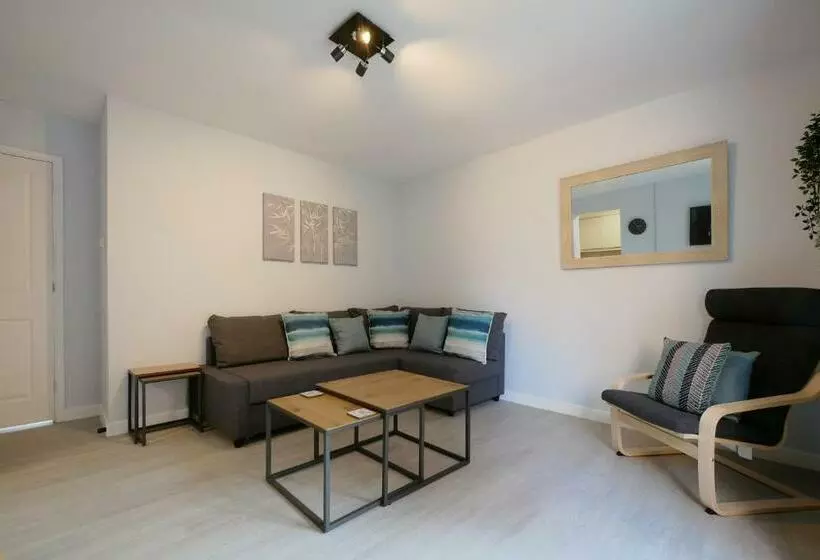 Crewe Short Lets 1 Victoria Court, Crewe