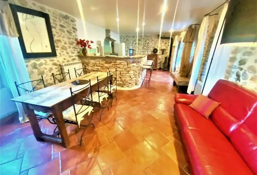 Gite 3ch Doubles X3 Ou Gite De Groupe 9ch Doubles   Piscine Interieure Chauffee