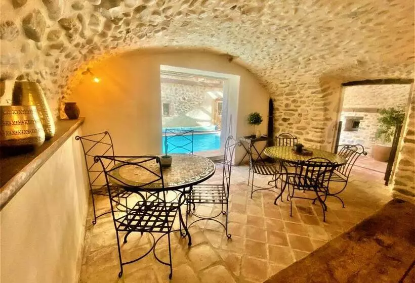 Gite 3ch Doubles X3 Ou Gite De Groupe 9ch Doubles   Piscine Interieure Chauffee