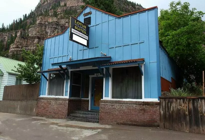 Lotus Mountain Suites The Gallery