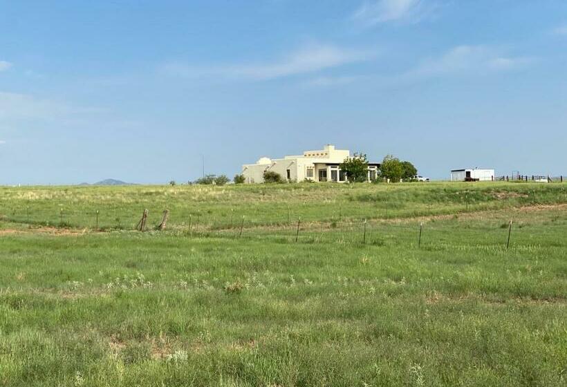 Peaceful Sw Style Ranch Home In Wine Country