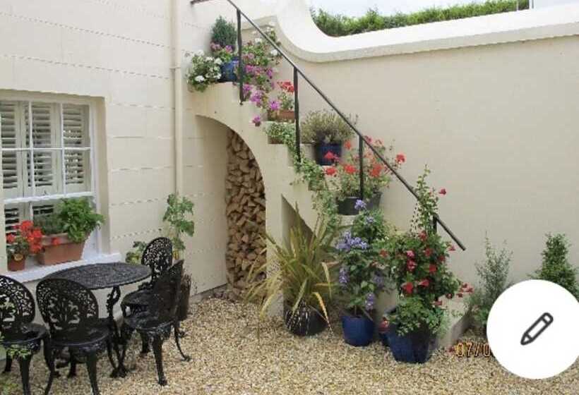 Private Luxury Apartment Near Belfast With Garage