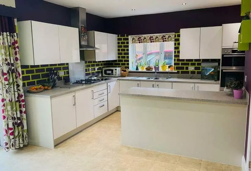 Spacious Home For Contractors And Families