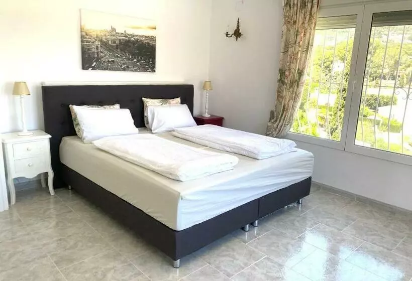 Villa Mit Privatem Pool 10 Minuten Vom Strand Mit Kostenlosen Wifi