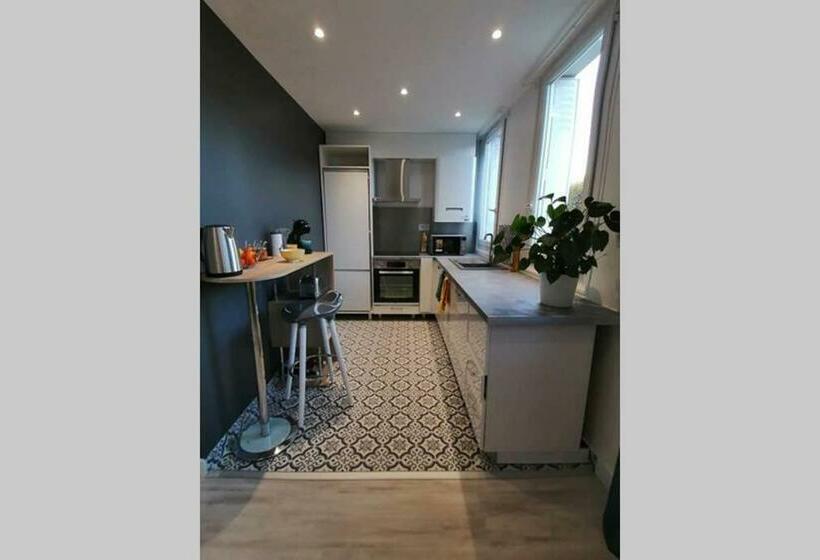 Appartement En Centre Ville Dans Résidence Calme, Rer C 1 Min