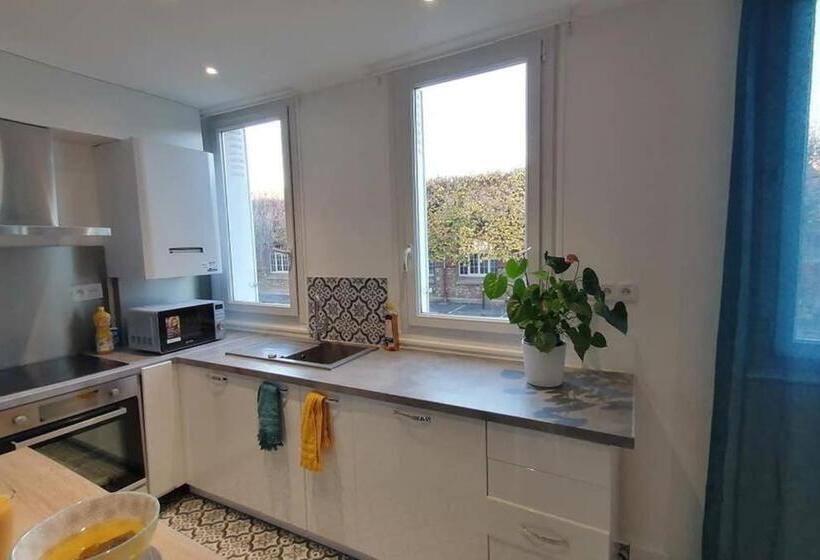 Appartement En Centre Ville Dans Résidence Calme, Rer C 1 Min