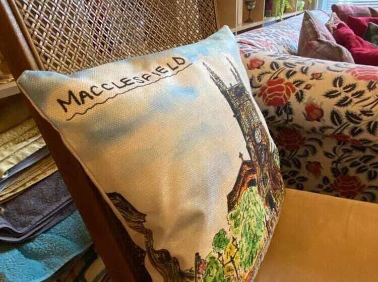 Beautiful Town Centre Apartment By River And Station