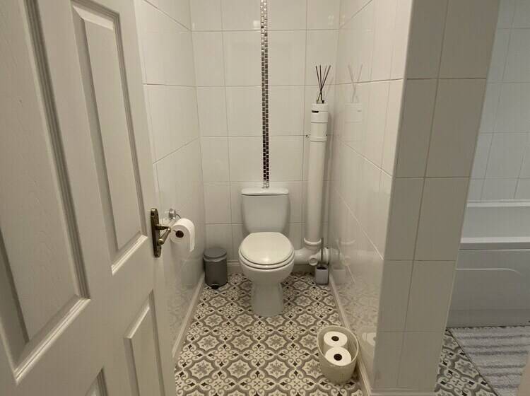 Beautiful Town Centre Apartment By River And Station