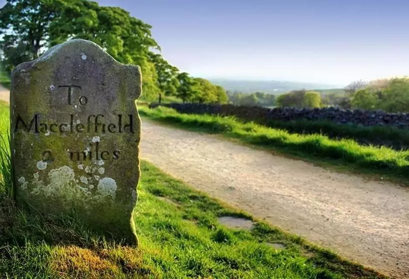 Beautiful Town Centre Apartment By River And Station