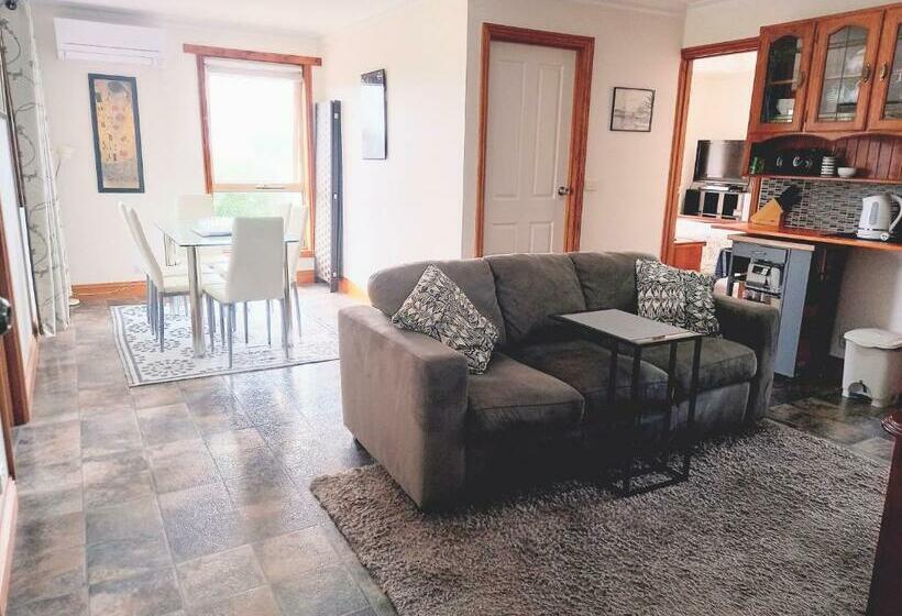 Central To Cbd Cosheirm Apartments On Merri