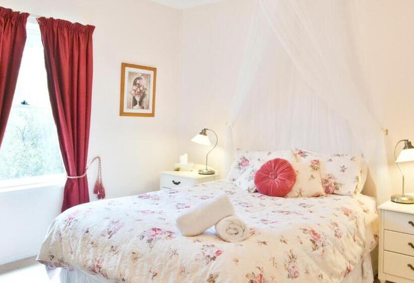 Encounter Hideaway Cottages